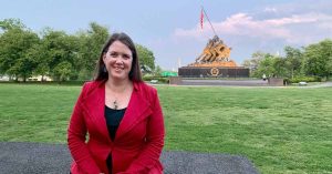 Lizann in front of Marine Corps War Memorial